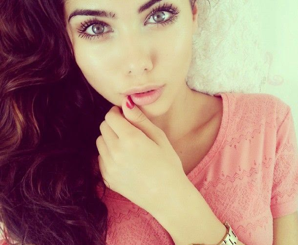 Awesome iPhone app to Stream live video AND increase twitter reach!  great for girls :) tube321.cc/r/2XdbB