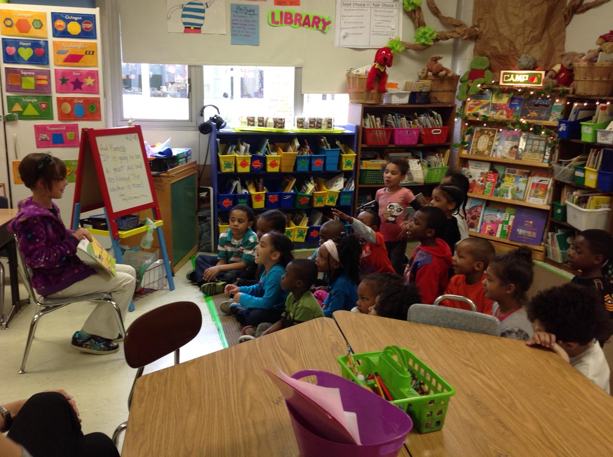 AngelaBurns0's tweet image. One of my great 3rd grade Ss modeling good reading to Kinders. She even got the kinders involved.  :) #edjoy #miched