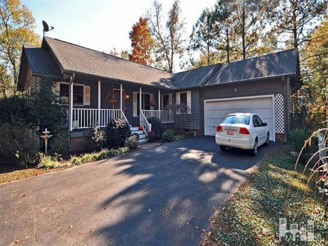 RegisterTeam's tweet photo. See a video tour of my #listing 250 Oxbow Landing #Burgaw #NC http://t.co/FscvGtl19m #realestate http://t.co/ErLEa4QlGY