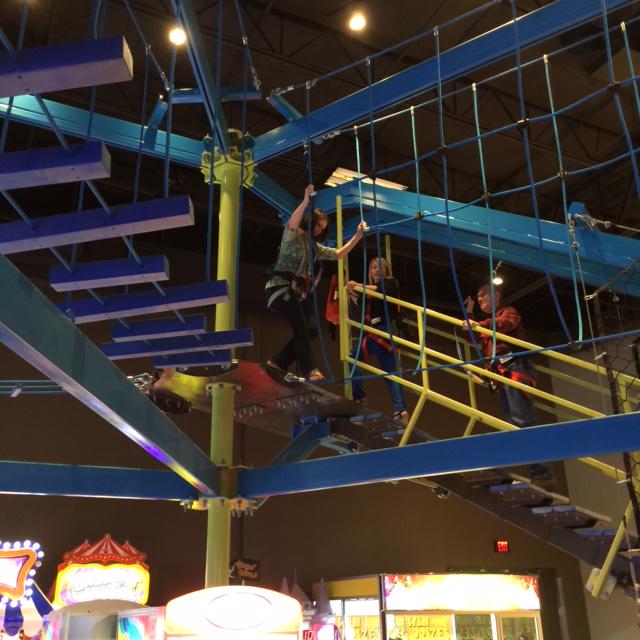AcrobatAnt's tweet photo. Our management team spent their lunch welcoming @MyMainEvent to Tulsa and had a great time! #Tulsa20 #EatPlayBowl http://t.co/wAYwn7gh3D