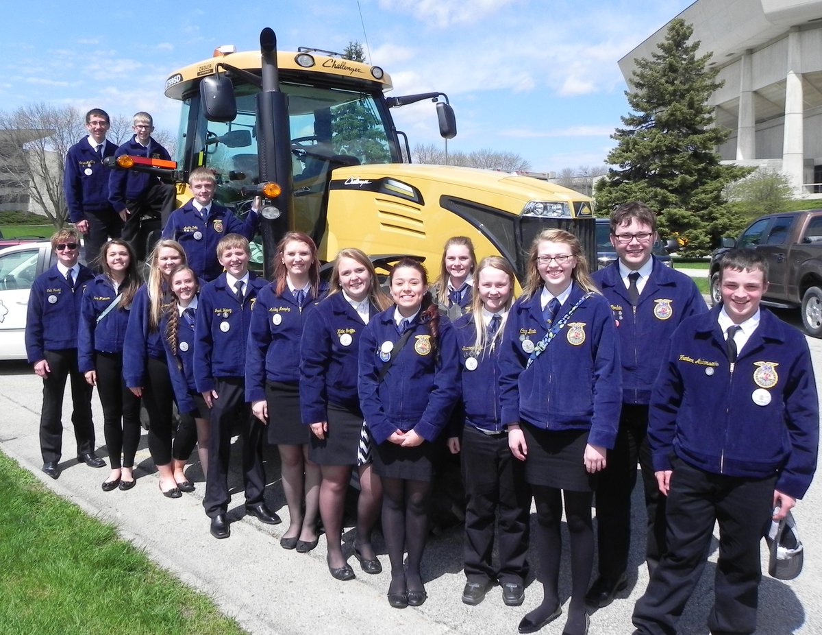 NevadaFFA's tweet photo. Nevada FFA @ FFA SLC today #nevadacubpride #FFASLC15 #Caterpillar http://t.co/Co9Y4EUsfD