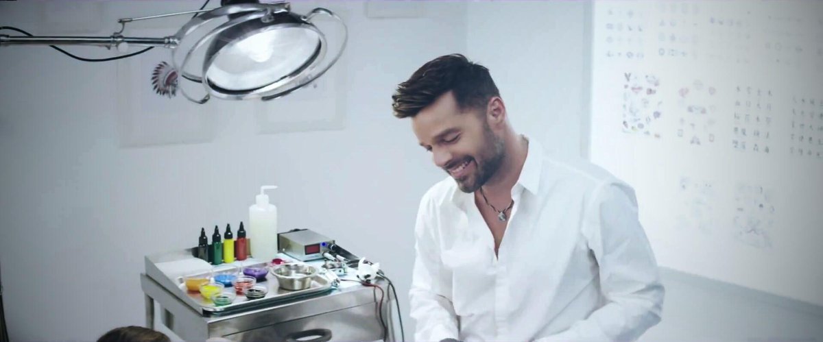RM_Grecia's tweet photo. Ricky Martin - Mr. Put It Down (Official Lyric Video) ft. Pitbull https://t.co/bInWjcmbPg http://t.co/8vqtX9uaBC