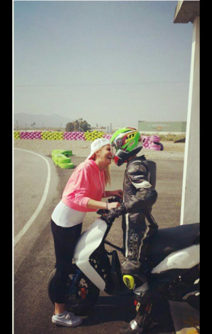 SandritaW8's tweet photo. Lo mejor d mi vida. ♥ http://t.co/iydS2Op08L