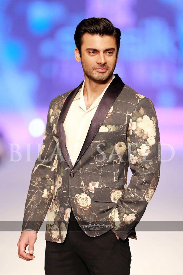 TeamFawadAKhan's tweet photo. He's got the style! @_fawadakhan_ #FawadKhan on the ramp in Omar Farooq http://t.co/dnuGmgqlq1