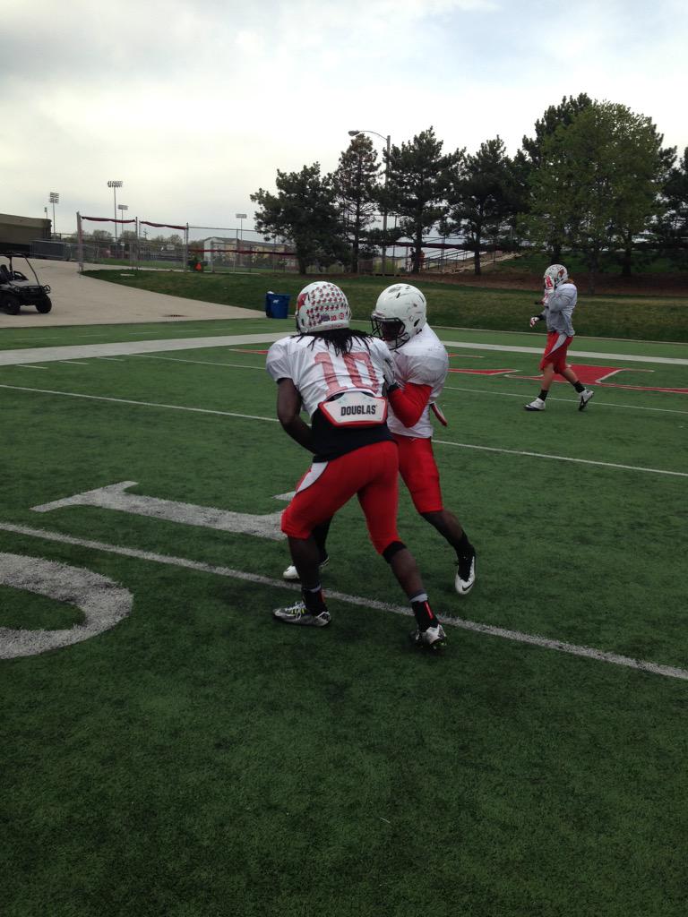 RedbirdFB's tweet photo. Ball security drill with the DBs #SpringBall15 http://t.co/HJtDARjJ5V