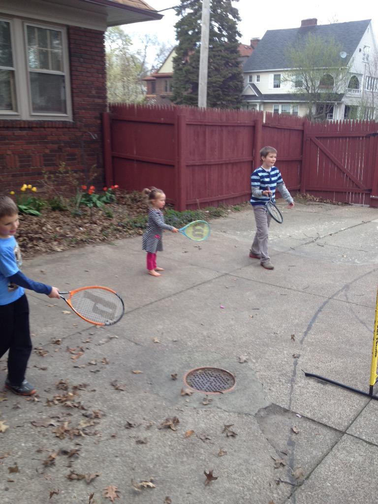 TennisRepOH's tweet photo. A little backyard tennis with the nieces and nephews #backyardtennis http://t.co/t5OAnw5h8p