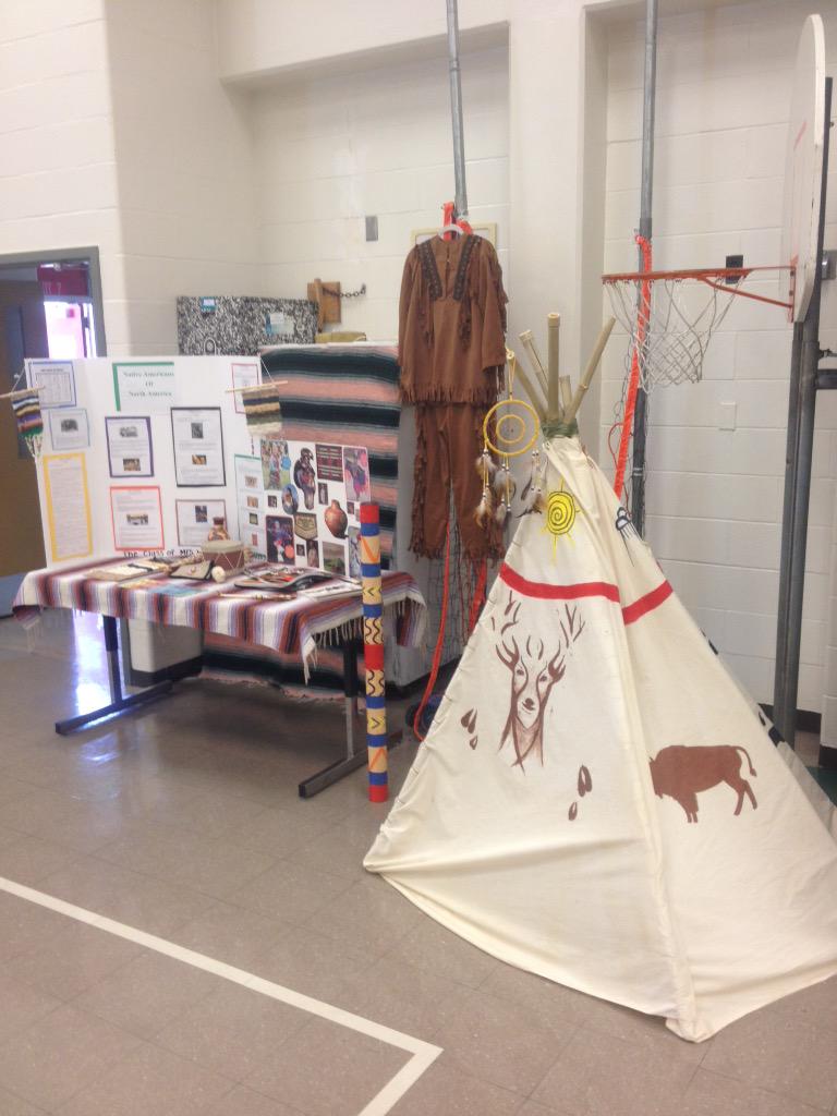 HartsternJCPS's tweet photo. @HartsternJCPS International Night begins in minutes! #JCPS http://t.co/bL8x5dQFbp