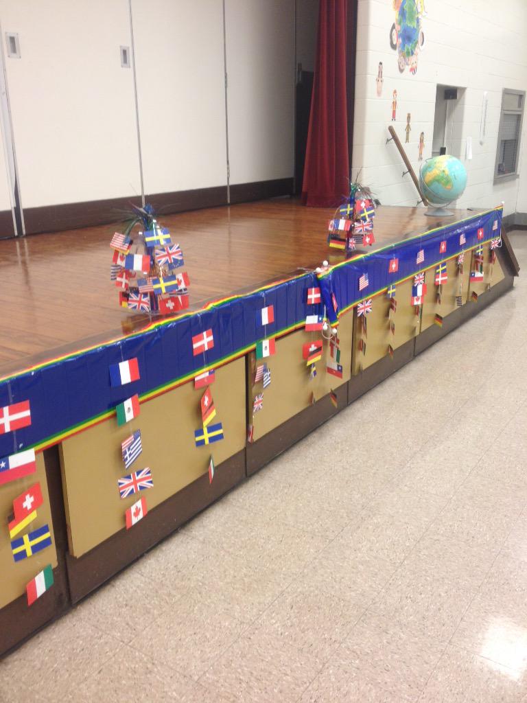 HartsternJCPS's tweet photo. The @HartsternJCPS International Night is about to open our doors to the world.@JCPSSuper @JCPSKY @wrightedmaster http://t.co/LKJp9EzQox