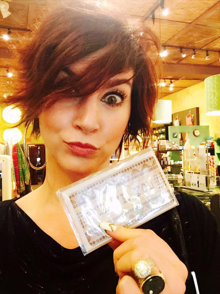 CAFrancois's tweet image. &quot;Is this 5 inches or 10?-Really?!-Lets consult a ruler!&quot; #justwant2sendviapost #spatialperception #letthemdowneasy