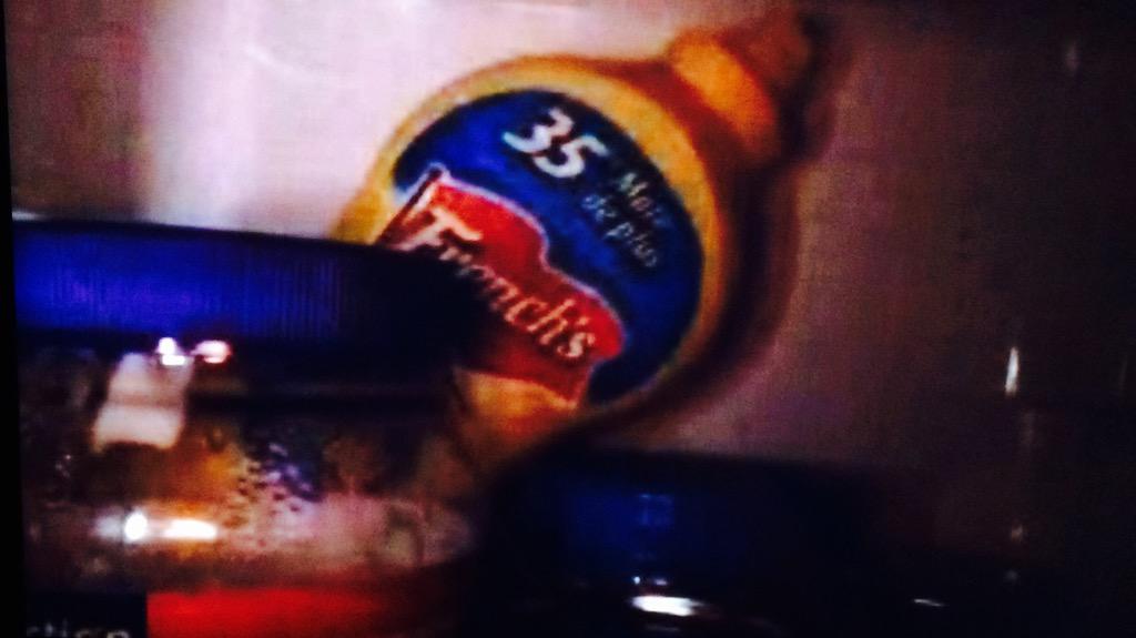 tmhvibe's tweet photo. "take a pic of my fridge i want to see what it looks like when it's closed" http://t.co/UjdAgM2w6F