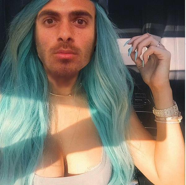 WhyYouAIwysLyin's tweet photo. looks like the #kyliejennerchallenge actually works😳😳😭 http://t.co/3R0xDMqaGt