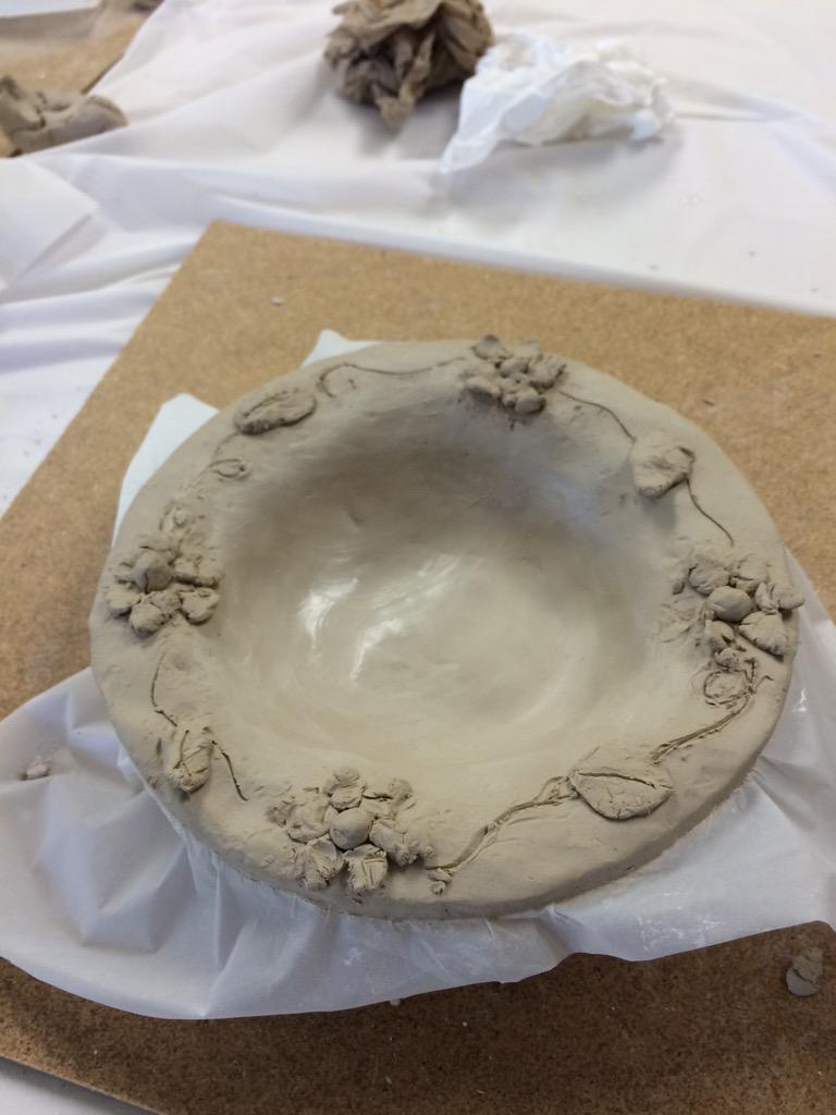aspenridgeact's tweet photo. @AspenridgeRet making bowls to donate to #neighborImpact Empty  Bowls Project #inbend #FrontierCulture #emptybowls http://t.co/MrvJ6dBj8P