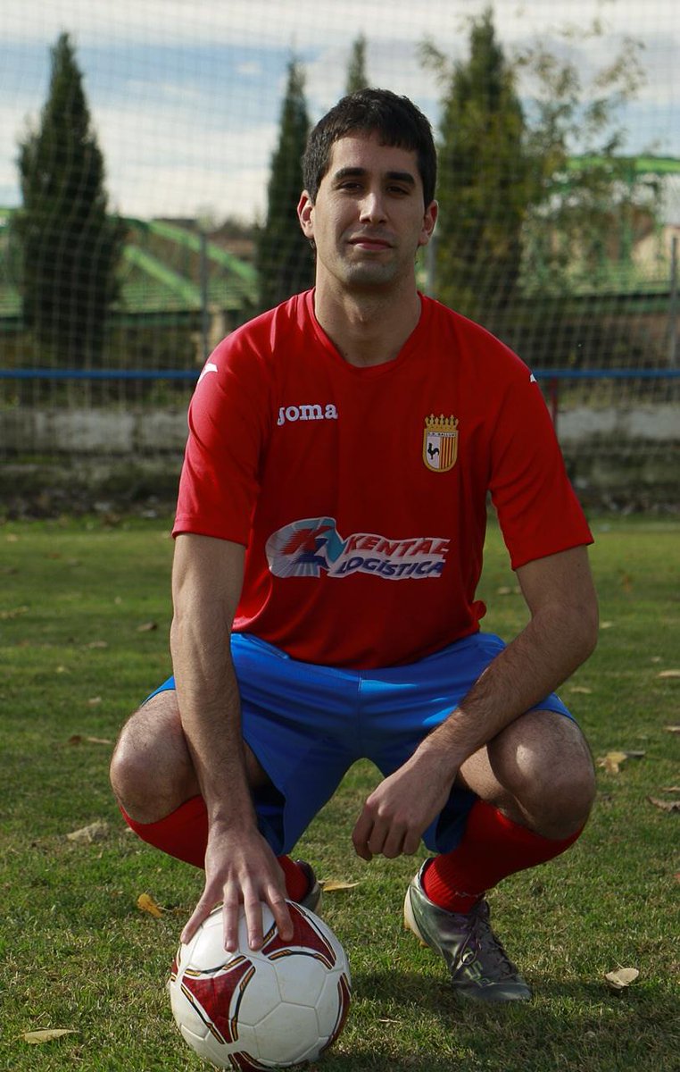 Muchas gracias por dejarnos llamarte compañero y amigo, desde hoy jugamos con 12. Descansa en paz Juan.