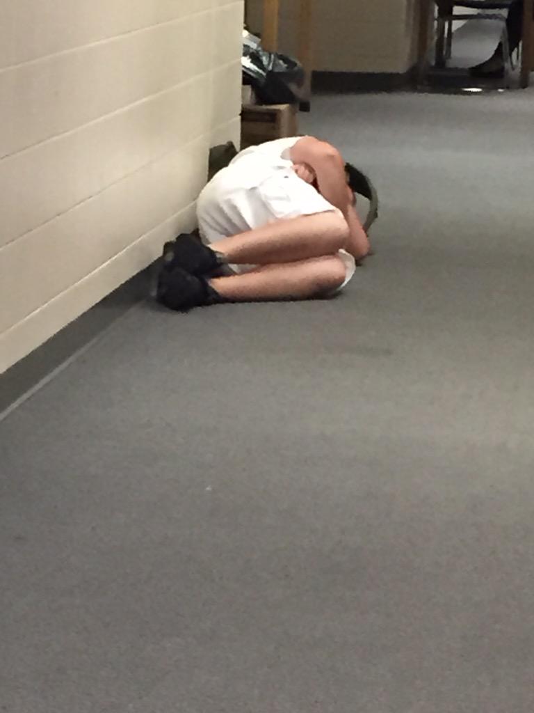 CPSTKaty's tweet photo. @ShitISeeAtKSU dude is legit snoring. #mathandsciencebldg #kennesawstate #dudegohome http://t.co/TPu0QsLHIp