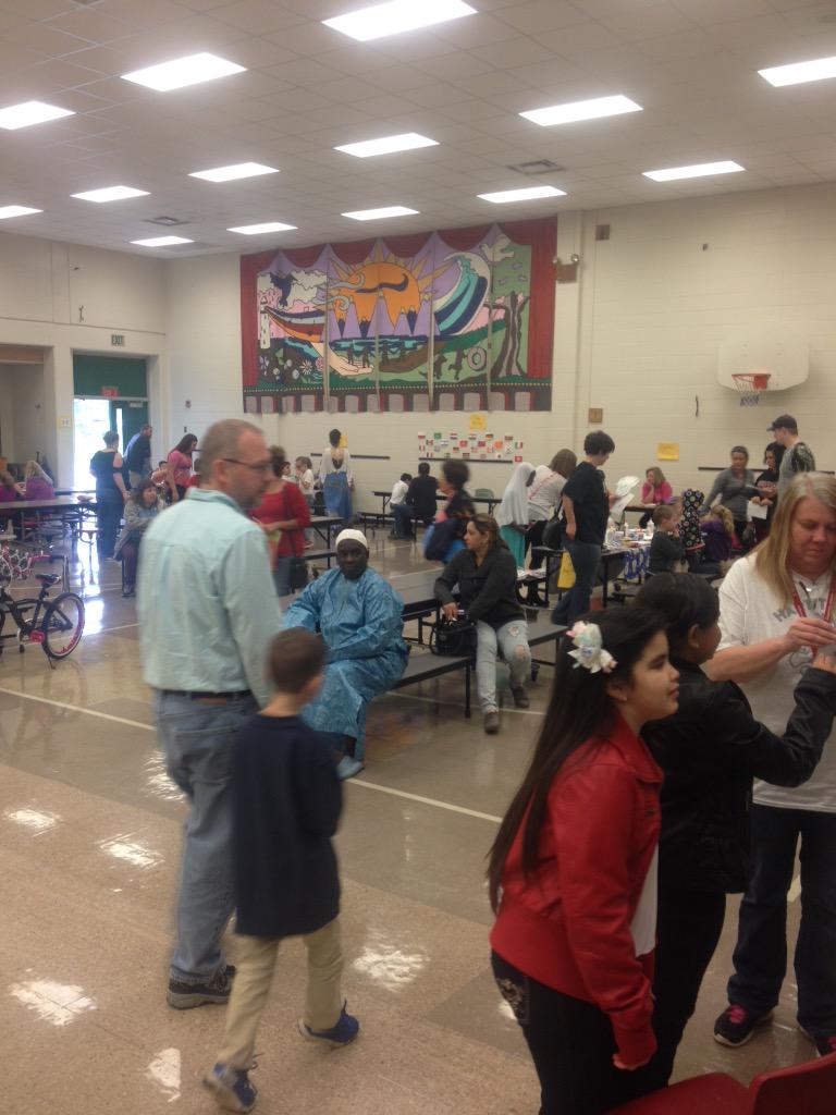 HartsternJCPS's tweet photo. Photos from the @HartsternJCPS International night! Happening right now@JCPSKY! http://t.co/0nndw2gM8w