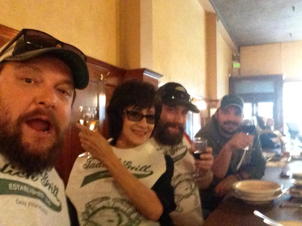 recklesskelly's tweet photo. Reckless and Rosie pre show meal at The Tadich Grill! @slimssf @rosieflorestwee #cippino http://t.co/ezAhTLcAU8