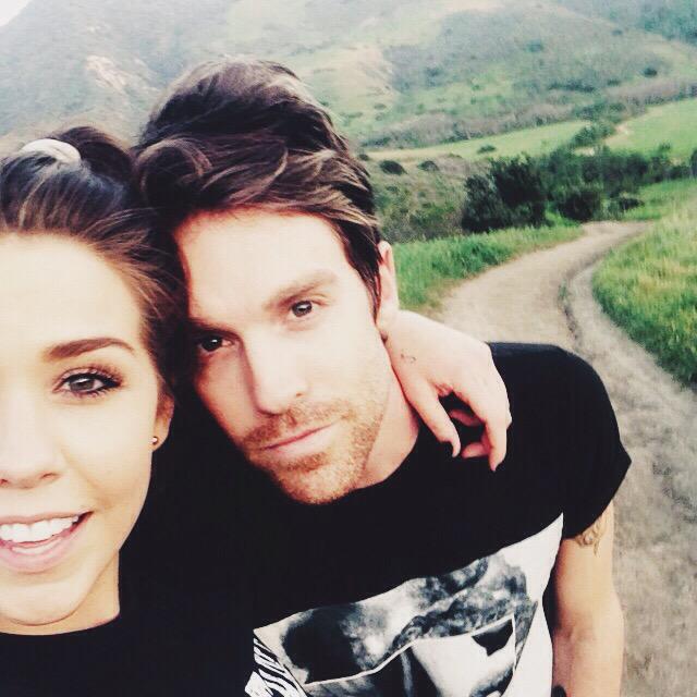 noellebean's tweet photo. Not too sure where I'd be without em. 🎉  Gonna love you till the end n then some ❤️ http://t.co/sN4f830ihH