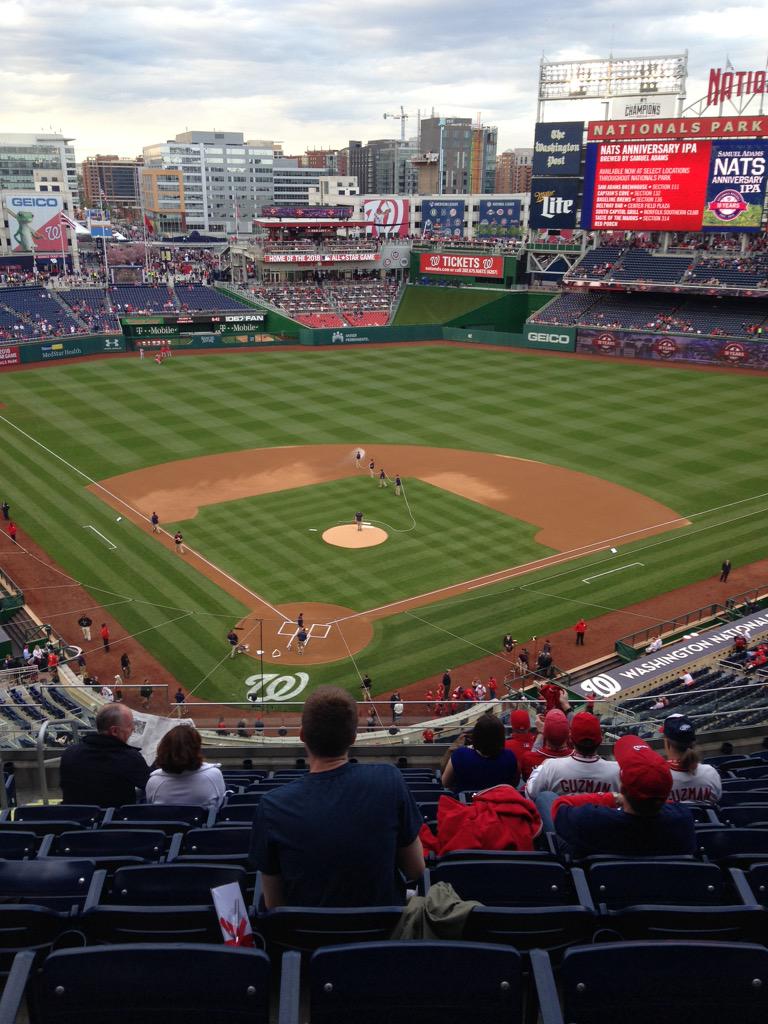 500FtDickSlaps's tweet photo. Uncle Kent is catching a game in Dingerville tonight!! http://t.co/FpJWDvJQER