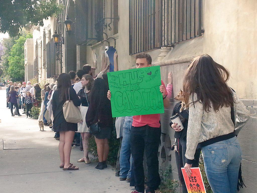FVHollywood's tweet photo. #hugthecarlotta #mydayinLA http://t.co/eAeiwhWvmJ