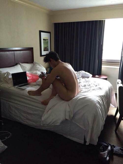 LukeRPGFSOC's tweet photo. @chloerpgfsoc @GreyRPGFSOC j'irais dans un hôtel http://t.co/Xs8xgy6L3a