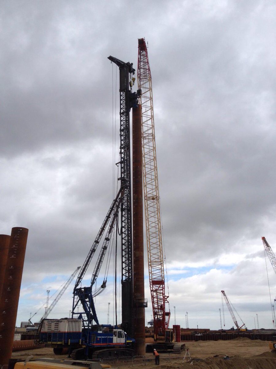 VolkerSF's tweet photo. Installing piles for #Felixstowe Berth 9 #Quaywall extension for @VolkerWesselsUK. Pile: 40 mtrs long weight 30 tons. http://t.co/uIjavYhr30