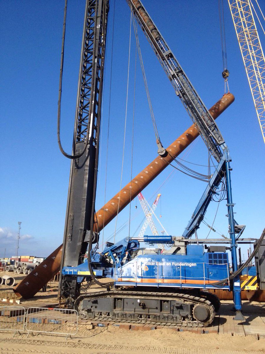 VolkerSF's tweet photo. Installing piles for #Felixstowe Berth 9 #Quaywall extension for @VolkerWesselsUK. Pile: 40 mtrs long weight 30 tons. http://t.co/uIjavYhr30