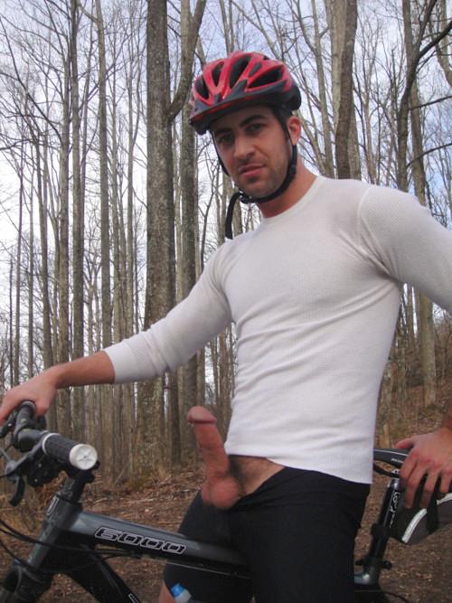 CDK70_SWAAQnaxE.jpg:large