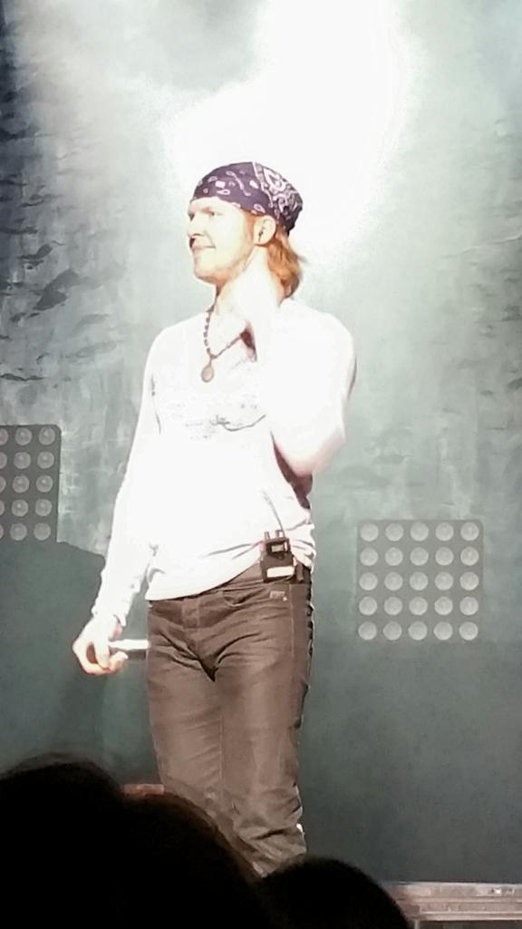 VeryJoyfulHeart's tweet image. @adamhfbeatbox was a crowd pleaser as usual tonight in Pittsburgh. #springtourtour