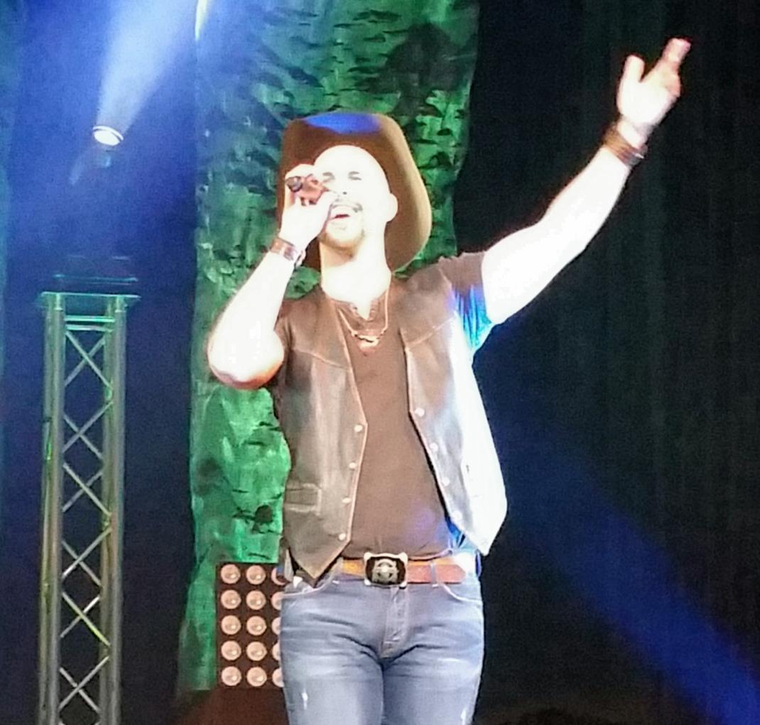 VeryJoyfulHeart's tweet image. @HomeFreeHatGuy had some sweet moves at the @HomeFreeGuys concert in Pittsbugh. #springtourtour