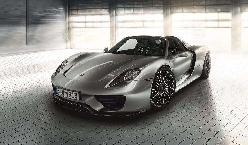 therealmcheez20's tweet photo. For the love of cars http://t.co/NPUqmx6to7