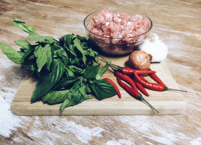 wtffordinner's tweet photo. This is the stuff dreams are made of.
#Thai Basil Pork Stirfry
#Recipe by #WTFFD
http://t.co/xRrug8KiJe http://t.co/ptkTXRC2tZ