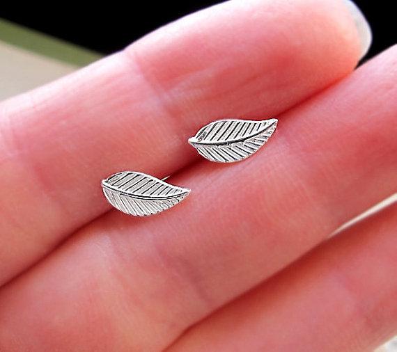 preciously4u's tweet photo. Sterling Silver Leaf Stud Earrings / Tiny Leaf Studs / Cute… http://t.co/ZTUlKUA44M #fashion #jewelry #studsearring http://t.co/qmGLRWNJWY