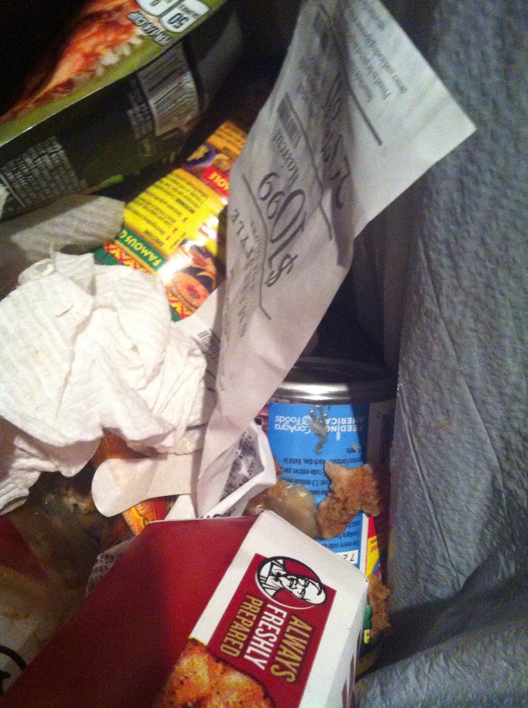 Shyah5's tweet photo. #trashbag #hccfl @HCCthinksgreen Plastics have# on bottom of them 2 help recyclers identify type plastic item made of http://t.co/6XttoCmXoS
