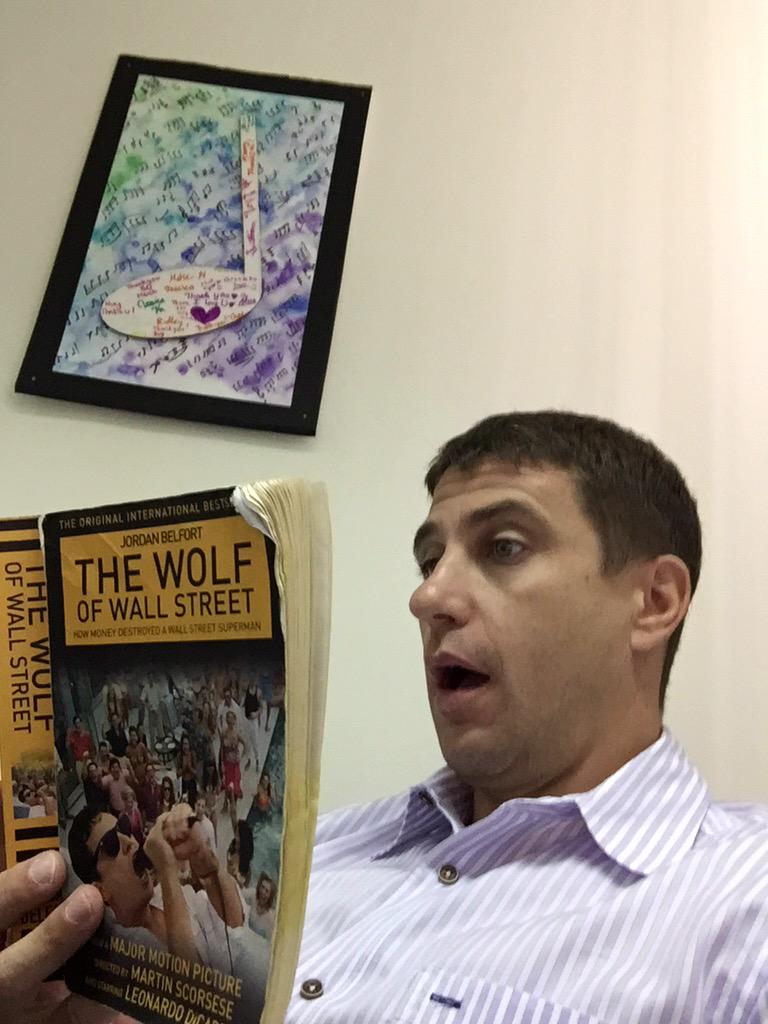 jeffbonazzo's tweet photo. Book Week Selfies! #amisreads #aismsrocks http://t.co/jy2Zh0aLJR