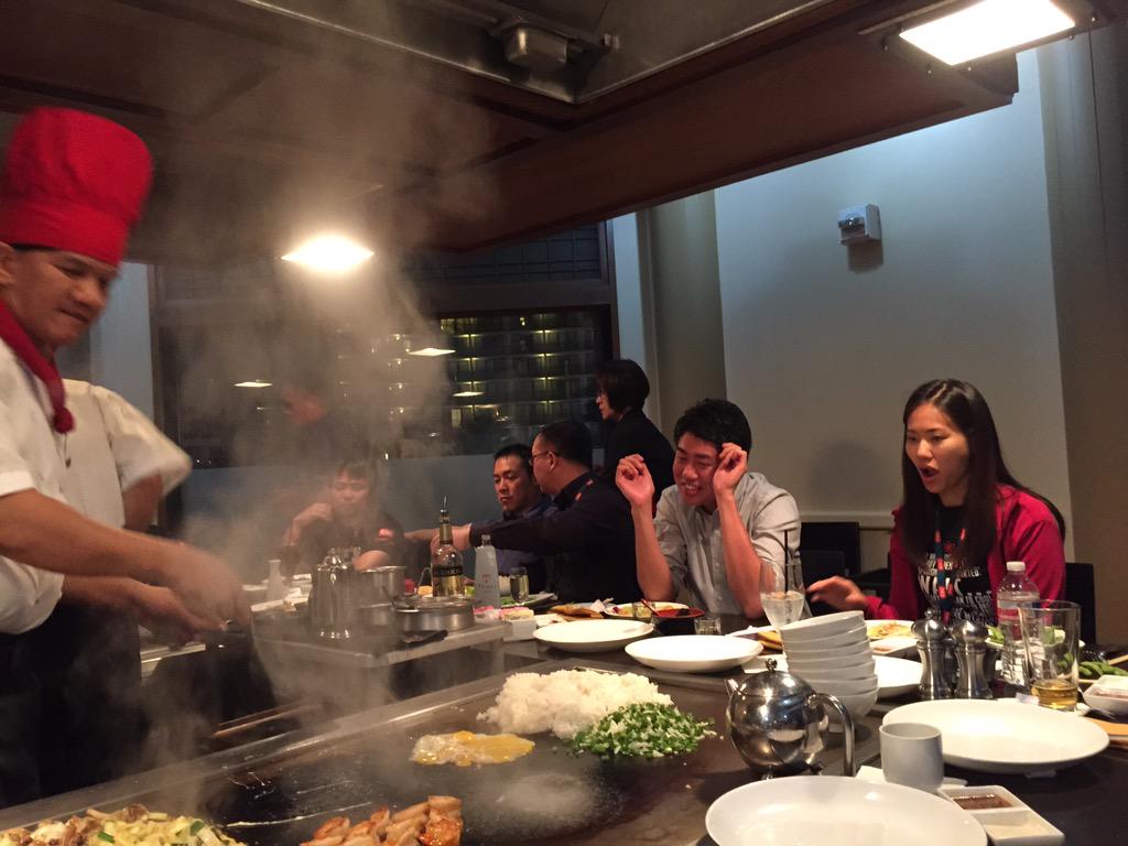 CatMannOR's tweet photo. Dinner with CSC Asia team at #csctechcom @lynnmcleanhds @JMCamins http://t.co/GcxBlXf4Ua