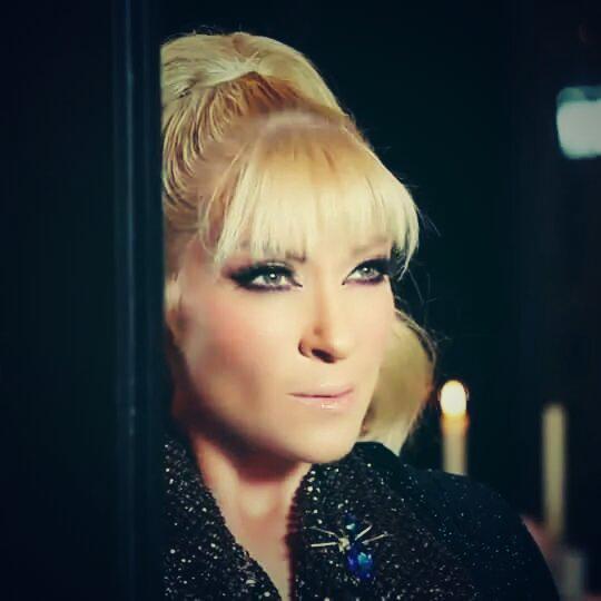 andyhdezferman's tweet photo. @OficialYuri No dejo de escuchar tu disco esta increíble  todo. Eres grande y maravillosa además de hermosa😙 http://t.co/1piwvRvWDF