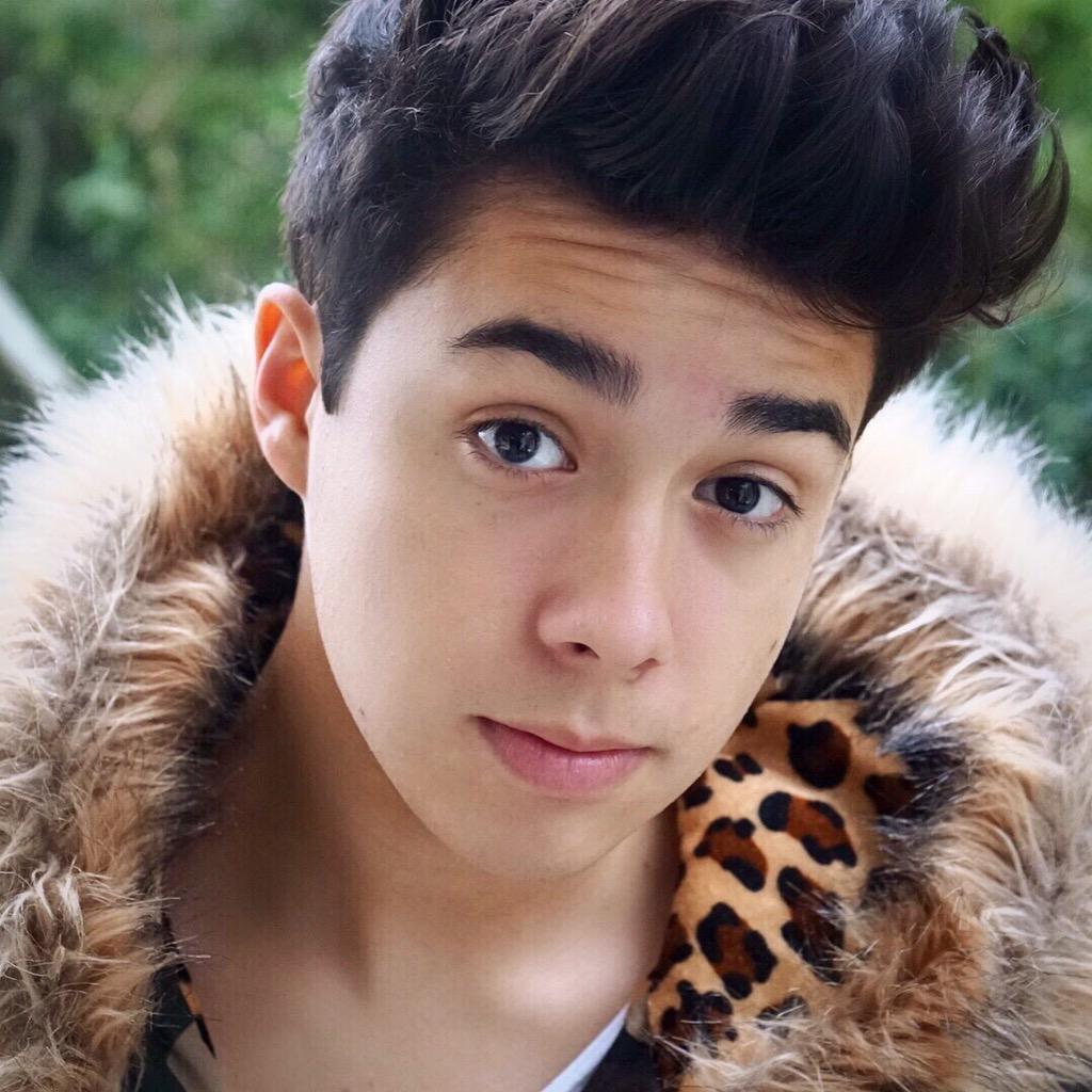 mariobautista_'s tweet photo. Fav si avatar  🐅 http://t.co/l13Iw0QY8d