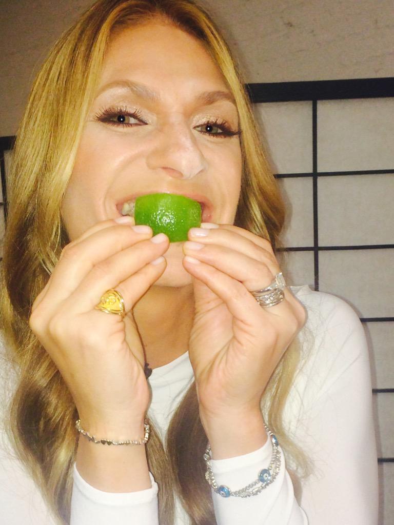 iamHeatherT's tweet image. @joyroth33 @Jeminette @LisaVanderpump #holla #biteback #lymediseasechallenge
