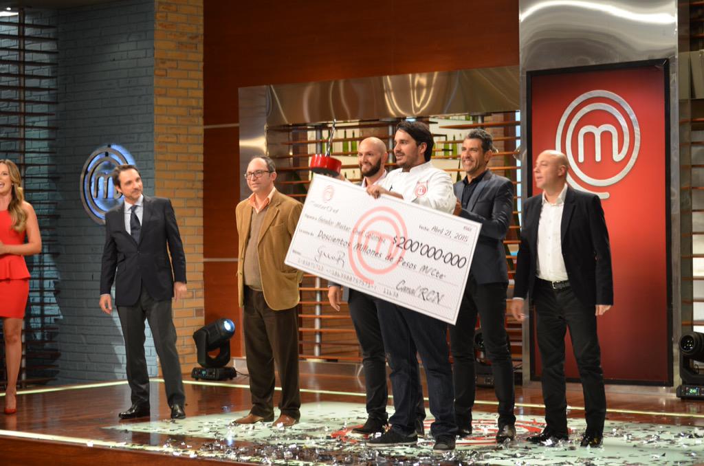 CanalRCN's tweet photo. ¡El primer @MasterChefCo es Federico! #FinalMasterChef http://t.co/WpPUCzYJdb
