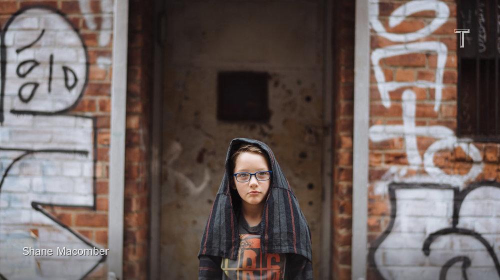 tmagazine's tweet photo. In the big city with a tiny portrait artist http://t.co/XDxfKtYHrd http://t.co/rRcg5NcQfs