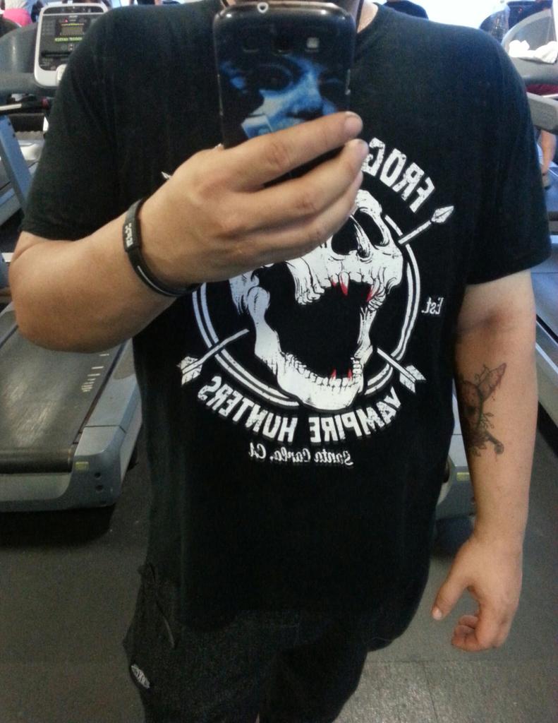SoCalPete's tweet photo. Another Day In Paradise. #TheresNoEasyWayOut #TuesdayTorture #NeverGiveUp #Workout #FuckingDetermined http://t.co/tlgdXN6qqn