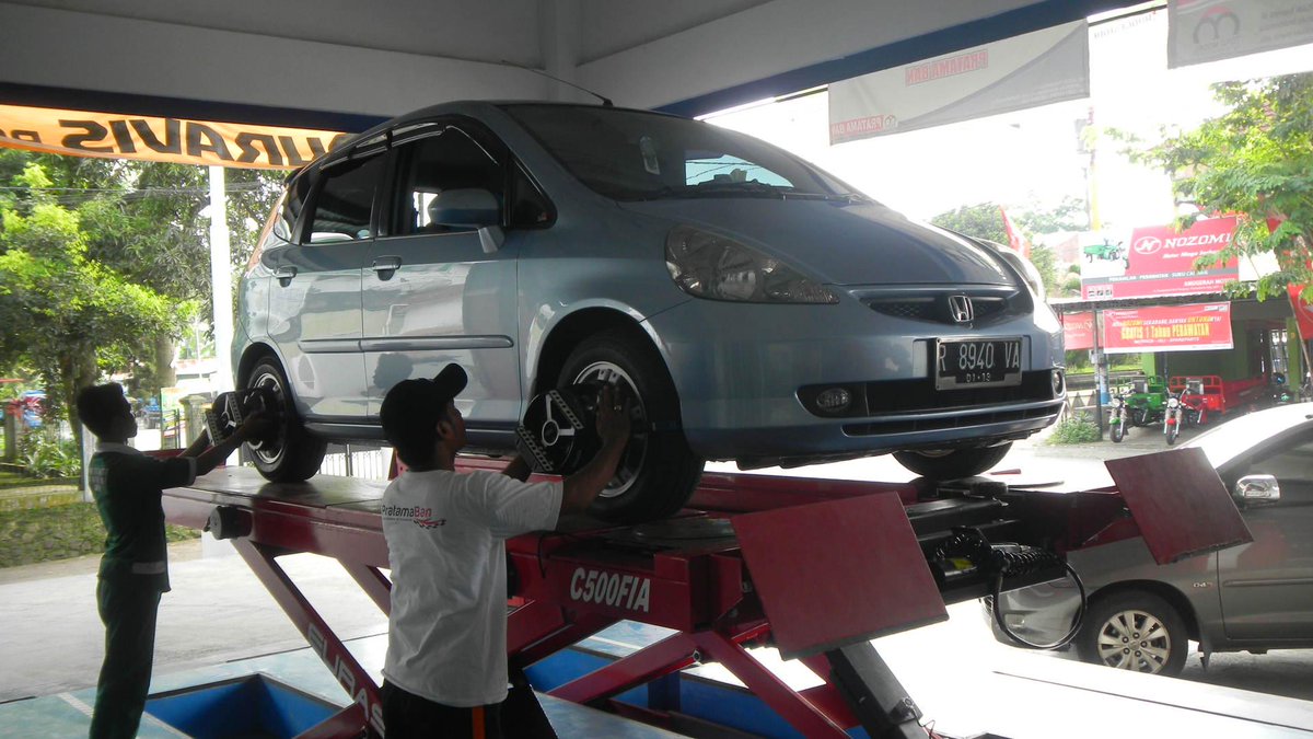 PratamaBan's tweet photo. Untuk Size OEM Honda Jazz 175/65-14 B391 Bridgestone, masih ada harga promo loh! hanya di @PratamaBan http://t.co/HnVuc0Caix