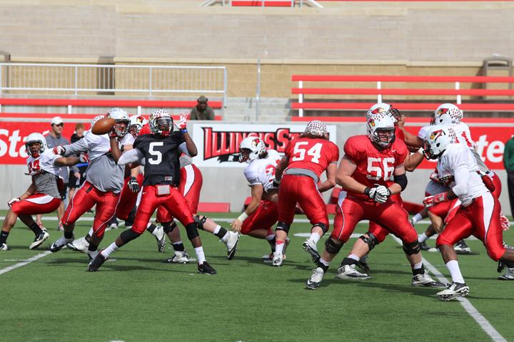 RedbirdFB's tweet photo. Full recap from today, as the Redbirds begin their final week of #SpringBall15
Recap: http://t.co/aZOytPdyOZ http://t.co/fz30Vmjw9S