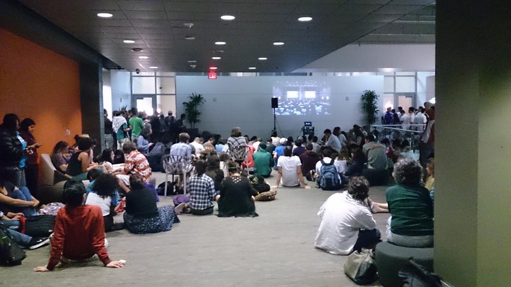 zdaisygirl's tweet image. Tense moment before vote. #utdivest