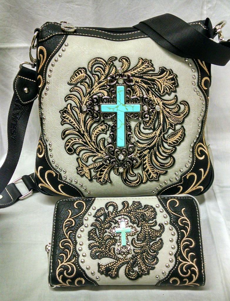 wpmiller57's tweet photo. Check these out....purses, wallets and clutches...... http://t.co/j33mP1llp5