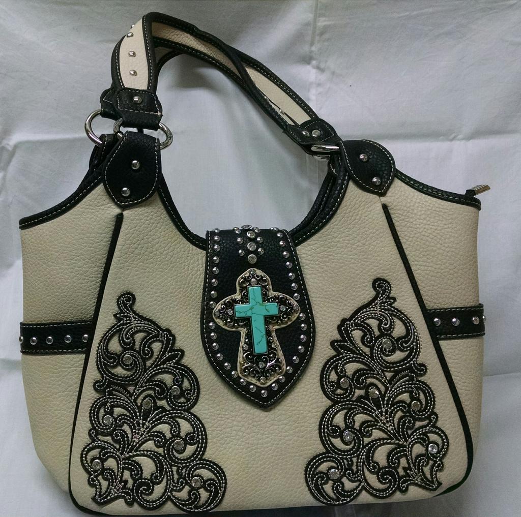 wpmiller57's tweet photo. Check these out....purses, wallets and clutches...... http://t.co/j33mP1llp5