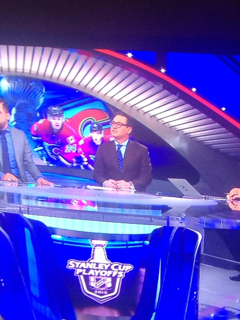 gianross's tweet photo. @odognine2 @dean_oh91 @MEspo17 is that kelly hrudey or #clarkkent #supermancostume #kellykent #tmltalk http://t.co/89fjLC0mO7