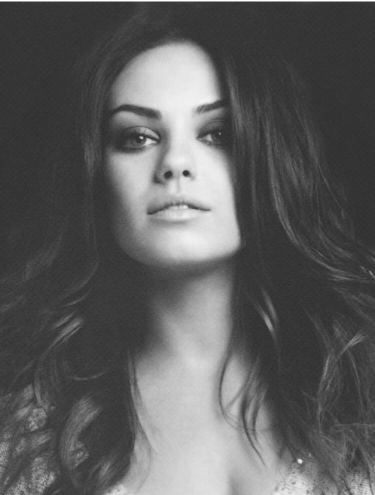 Úr{su}la Shephard  tweet media