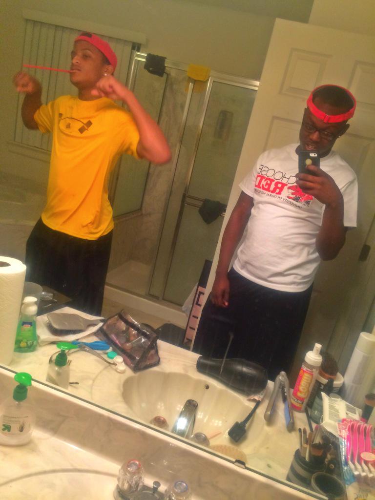 lawrencecorvell's tweet photo. Lil Bro , @JORDOOO___ 💯 http://t.co/9yOtxFJlcM