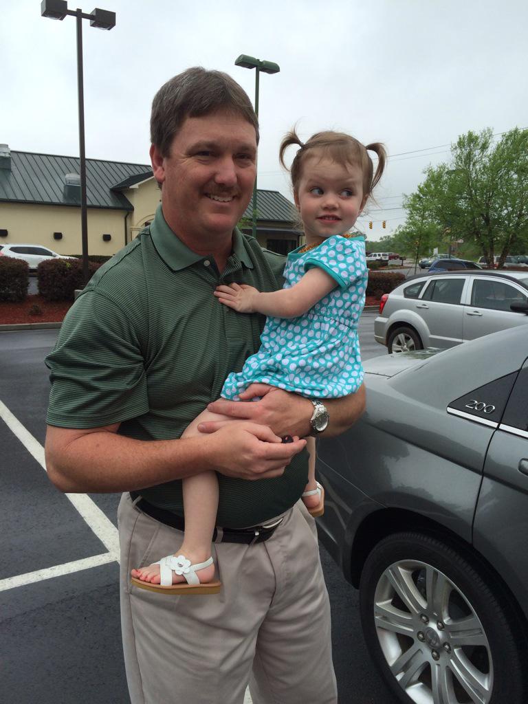 DavidMo69515012's tweet photo. Papa and Pippa http://t.co/0vFSVifT8t